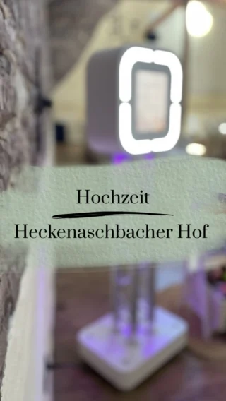 Am Wochenende war die Little Bandita auf der Hochzeit von Annalena und Fabian auf dem Heckenaschbacher Hof in Contwig.

Eine wunderschöne Location, in der man direkt gern feiert und den Tag genießt.
Die Bandita stand mittendrin und wurde den ganzen Abend genutzt. Viele Fotos, Boomerangs und auch einzelne Videos sind entstanden.

Ich freu mich jedes Mal, wenn am nächsten Tag so viele schöne Erinnerungen zusammenkommen.

Danke euch zwei, dass die Bandita dabei sein durfte.

Wenn du auch so Erinnerungen von deinem Event willst, meld dich gern bei mir.
@little_bandita_

Location: @heckenaschbacherhof 
DJ: @schmidt.und.schmitz