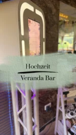 Sarah & Boris 🤍 Veranda Bar, Dillingen

Wir waren mit unserer Bandita bei Sarah und Boris in der @verandabar_dillingen in Dillingen dabei – ein schöner Tag voller Glückwünsche und lieber Worte für das frisch verheiratete Paar.

Alles Liebe, Sarah & Boris! 🥂

Ihr wollt auch, dass eure Gäste ihre Worte für euch festhalten? Meldet euch bei uns.